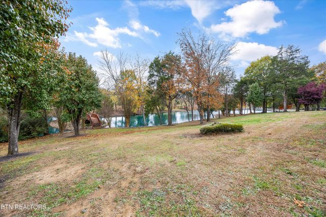 755 Farmington Way, Maryville, TN 37801