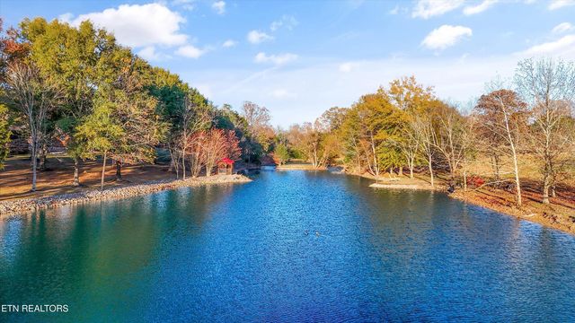 755 Farmington Way, Maryville, TN 37801