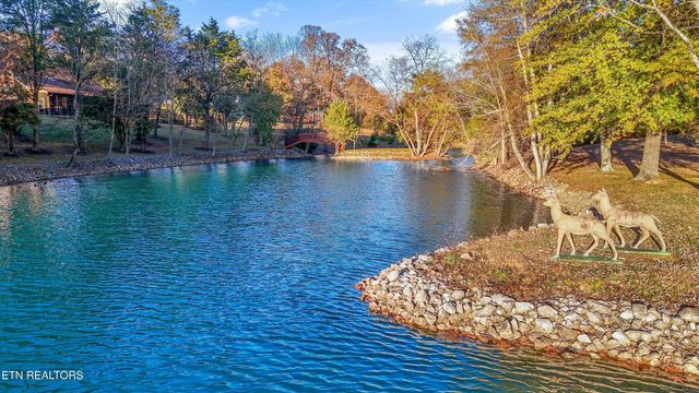 755 Farmington Way, Maryville, TN 37801