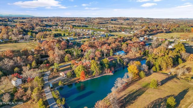 755 Farmington Way, Maryville, TN 37801