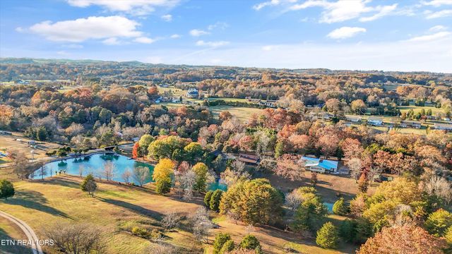 755 Farmington Way, Maryville, TN 37801