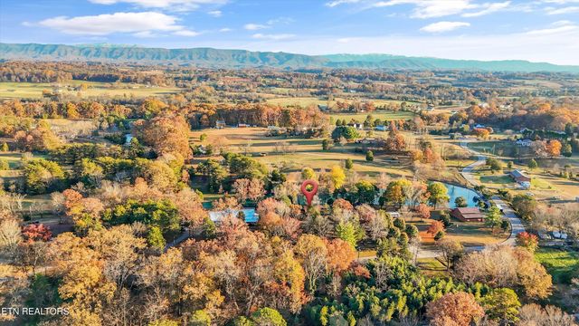 755 Farmington Way, Maryville, TN 37801