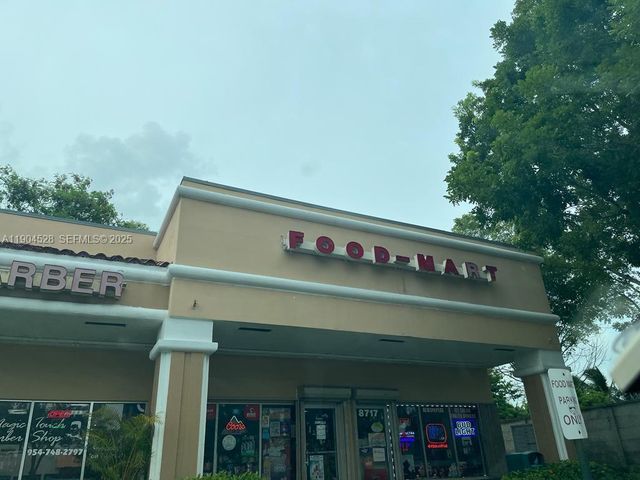 8717-8723 NW 50, Lauderhill, FL 33351