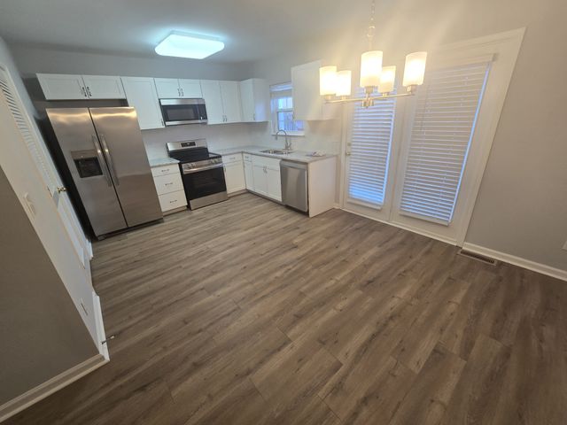 7470 Charlotte Pike Apt 3, Nashville, TN 37209