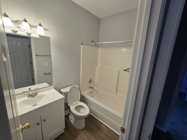 7470 Charlotte Pike Apt 3, Nashville, TN 37209