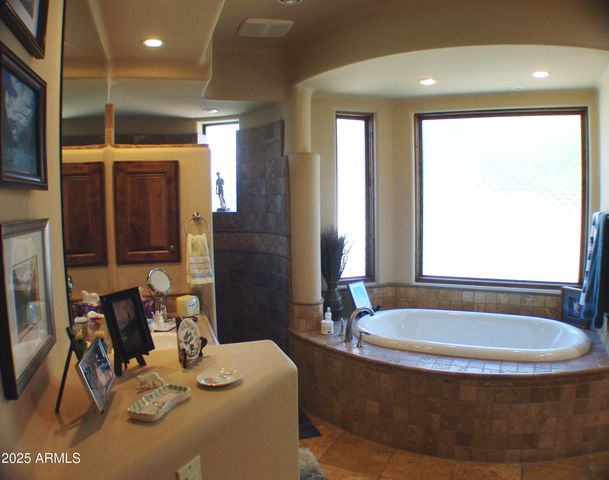 7373 E CLUBHOUSE Drive 8, Scottsdale, AZ 85266