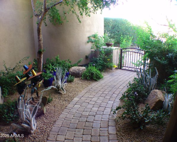 7373 E CLUBHOUSE Drive 8, Scottsdale, AZ 85266