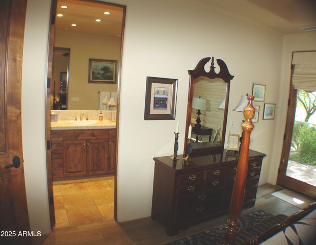 7373 E CLUBHOUSE Drive 8, Scottsdale, AZ 85266