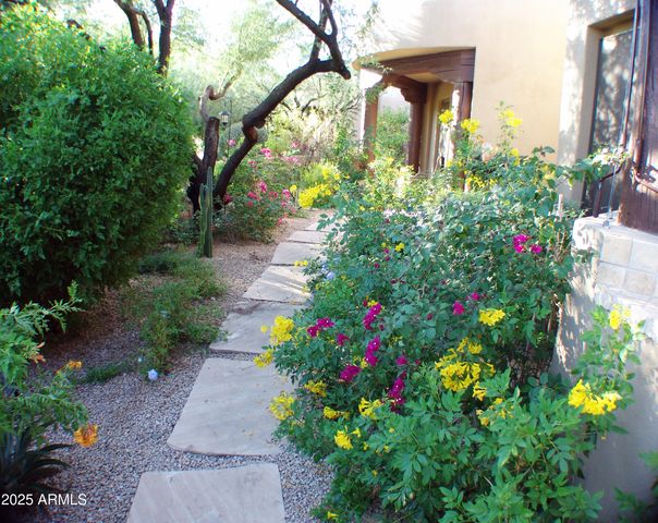 7373 E CLUBHOUSE Drive 8, Scottsdale, AZ 85266