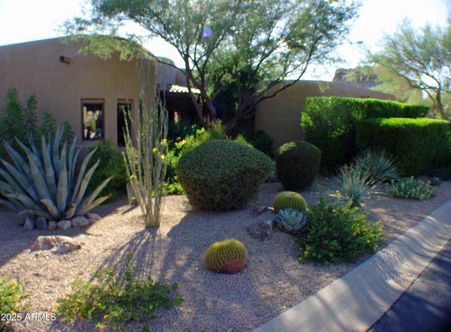 7373 E CLUBHOUSE Drive 8, Scottsdale, AZ 85266