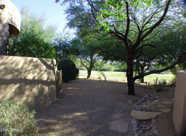 7373 E CLUBHOUSE Drive 8, Scottsdale, AZ 85266