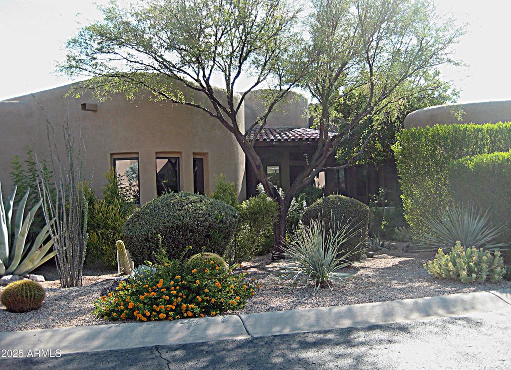 7373 E CLUBHOUSE Drive 8, Scottsdale, AZ 85266