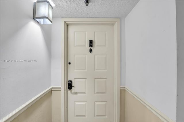 105 Lake Emerald Dr 215, Oakland Park, FL 33309