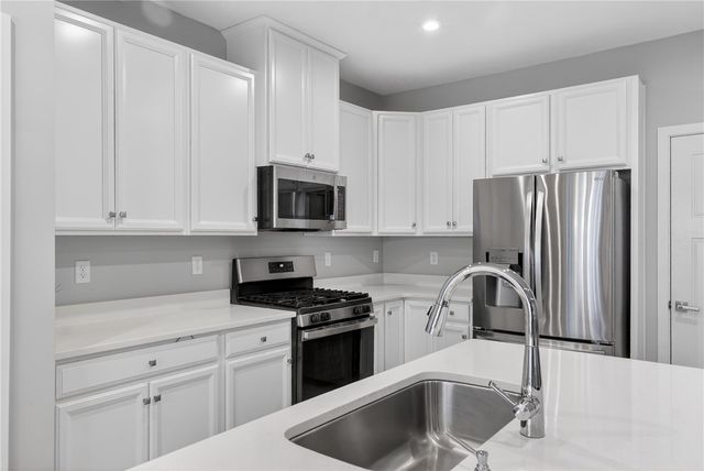 288 Frances Ln, Cecil, PA 15057