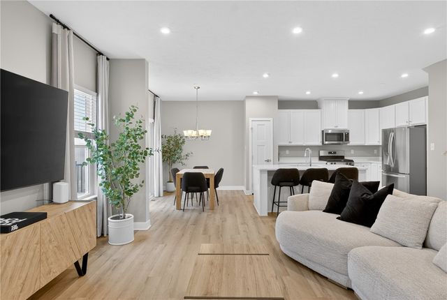 288 Frances Ln, Cecil, PA 15057