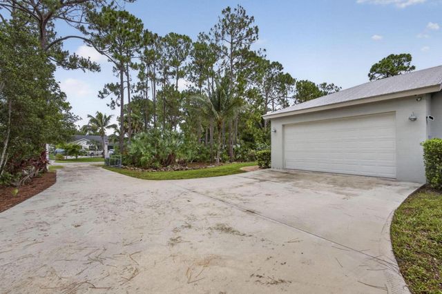 18842 93rd Road N, The Acreage, FL 33470