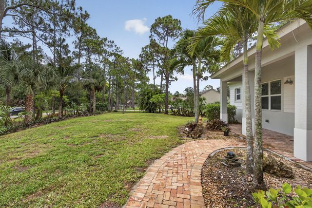 18842 93rd Road N, The Acreage, FL 33470
