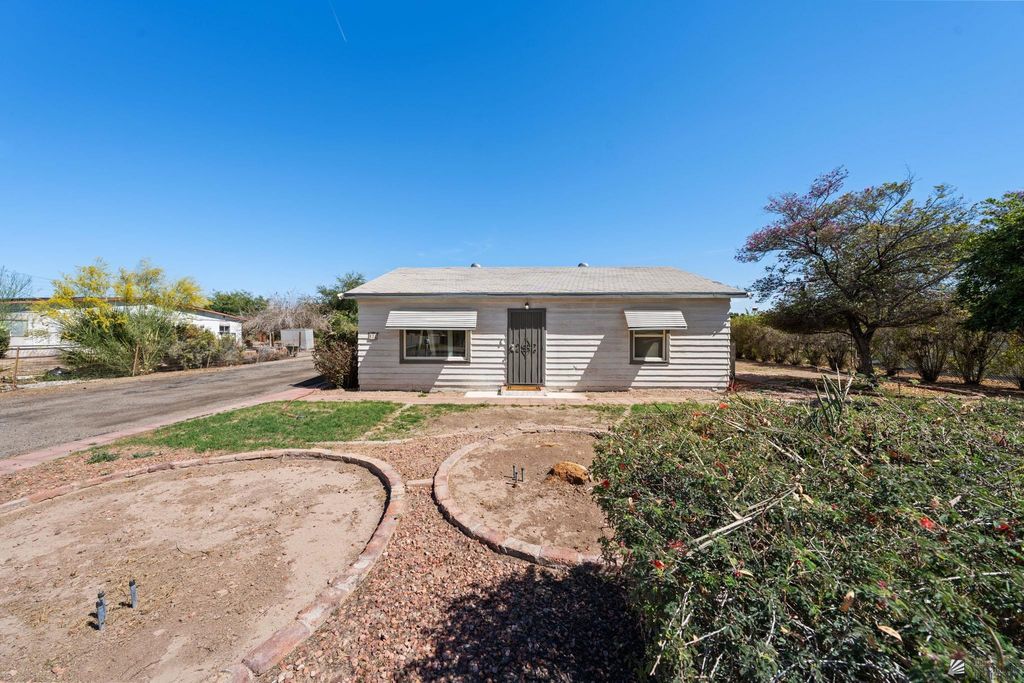 831 S Eleanor, Yuma, AZ 85364