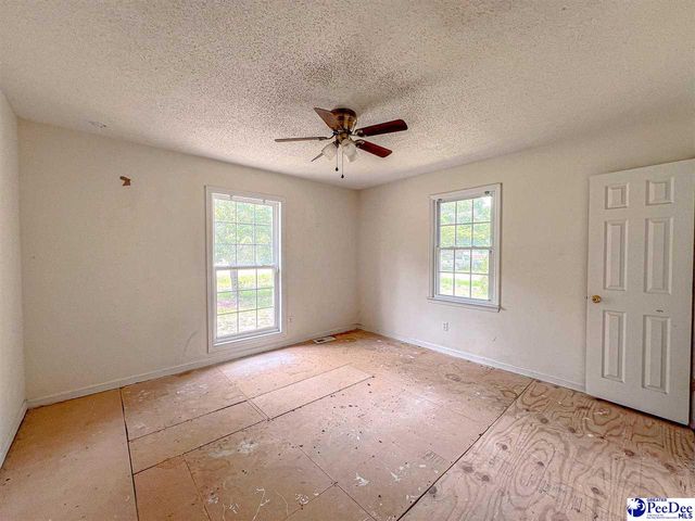 1032 Edgewood Dr., Hartsville, SC 29550