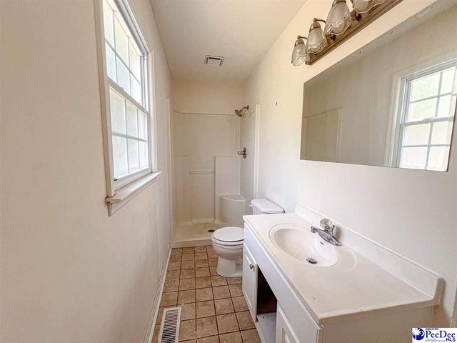 1032 Edgewood Dr., Hartsville, SC 29550
