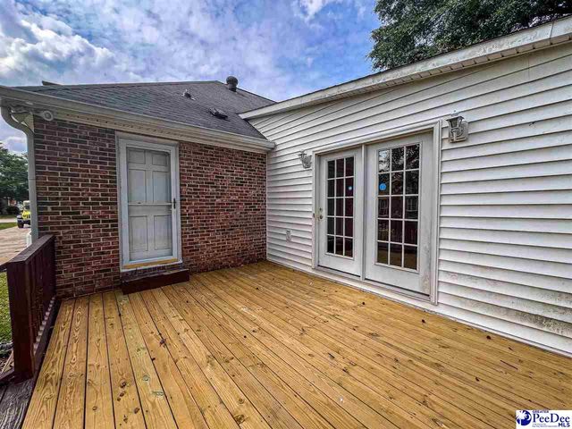 1032 Edgewood Dr., Hartsville, SC 29550
