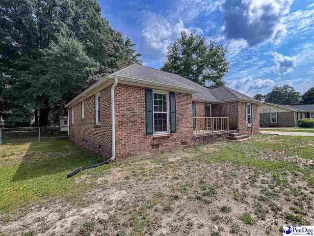 1032 Edgewood Dr., Hartsville, SC 29550