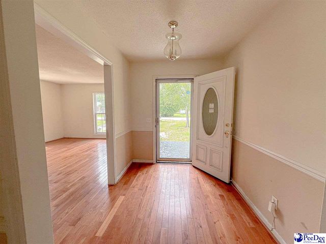 1032 Edgewood Dr., Hartsville, SC 29550