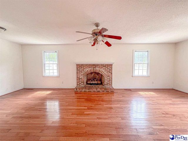 1032 Edgewood Dr., Hartsville, SC 29550