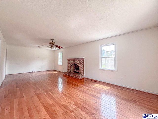 1032 Edgewood Dr., Hartsville, SC 29550