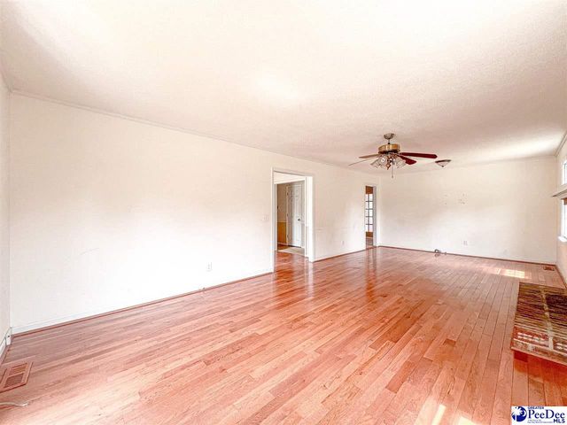 1032 Edgewood Dr., Hartsville, SC 29550