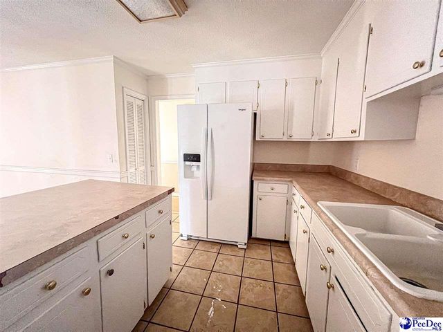 1032 Edgewood Dr., Hartsville, SC 29550