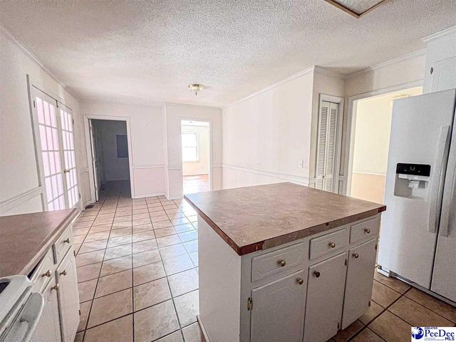 1032 Edgewood Dr., Hartsville, SC 29550