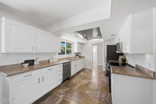 5610 E CHARTER OAK Road, Scottsdale, AZ 85254