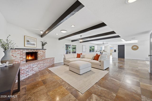 5610 E CHARTER OAK Road, Scottsdale, AZ 85254