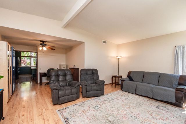 8772 Contemporary Ct, Elk Grove, CA 95624