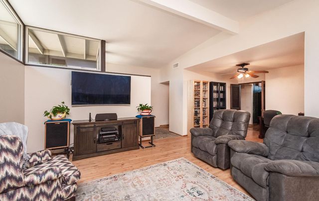 8772 Contemporary Ct, Elk Grove, CA 95624