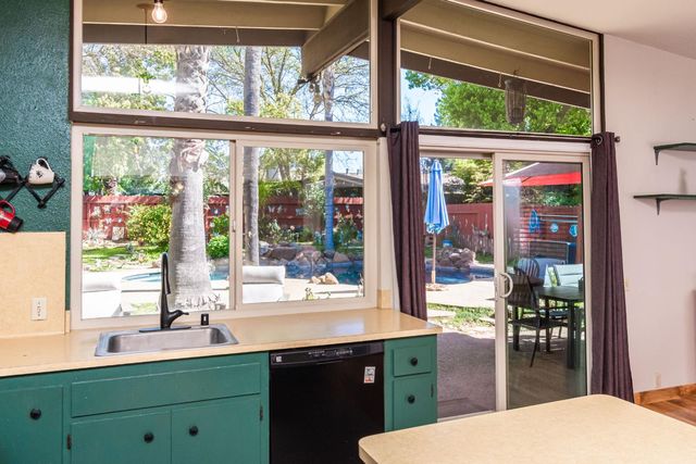 8772 Contemporary Ct, Elk Grove, CA 95624