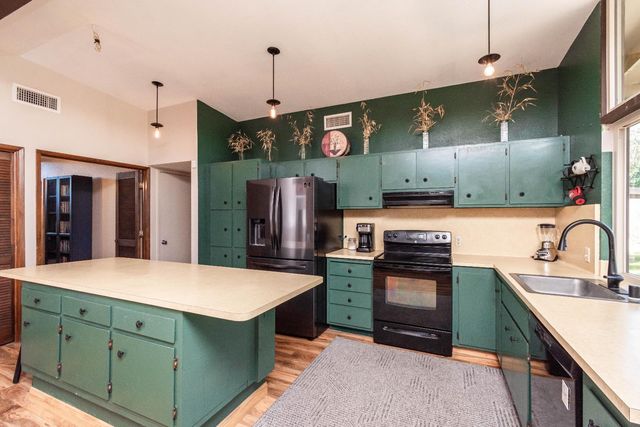 8772 Contemporary Ct, Elk Grove, CA 95624