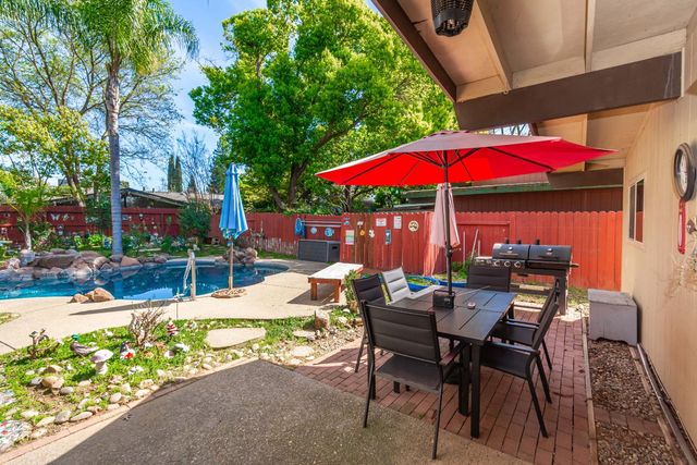 8772 Contemporary Ct, Elk Grove, CA 95624