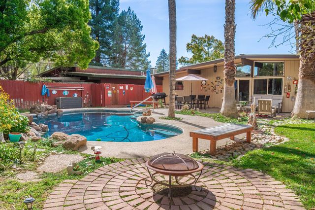 8772 Contemporary Ct, Elk Grove, CA 95624