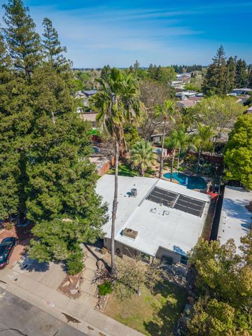 8772 Contemporary Ct, Elk Grove, CA 95624