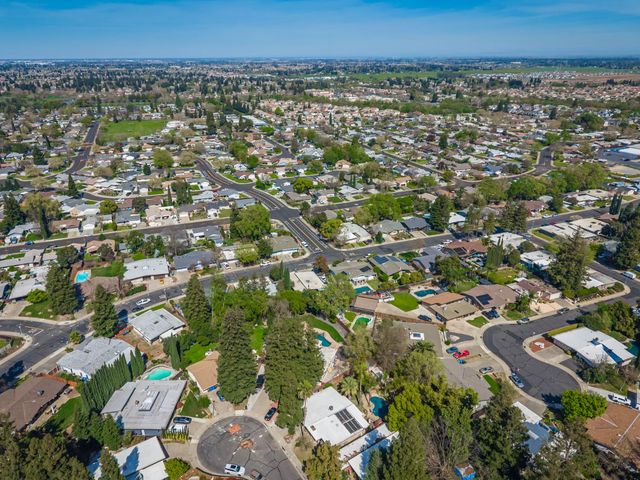 8772 Contemporary Ct, Elk Grove, CA 95624