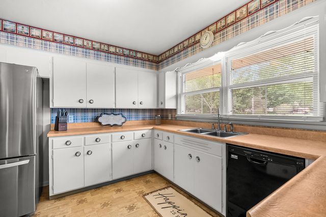 407 E Van Buren Street, Gobles, MI 49055
