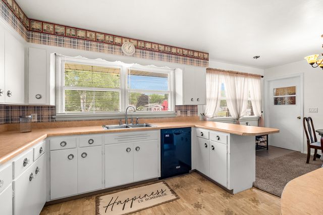 407 E Van Buren Street, Gobles, MI 49055