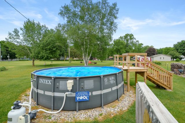 407 E Van Buren Street, Gobles, MI 49055