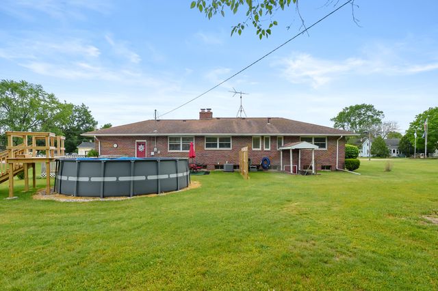 407 E Van Buren Street, Gobles, MI 49055