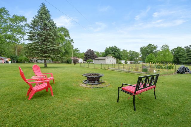 407 E Van Buren Street, Gobles, MI 49055
