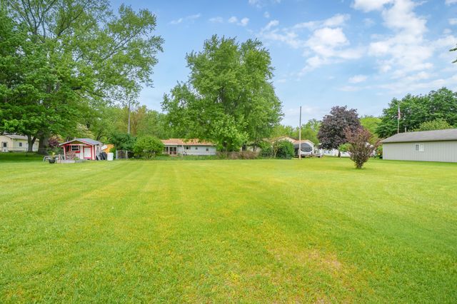 407 E Van Buren Street, Gobles, MI 49055