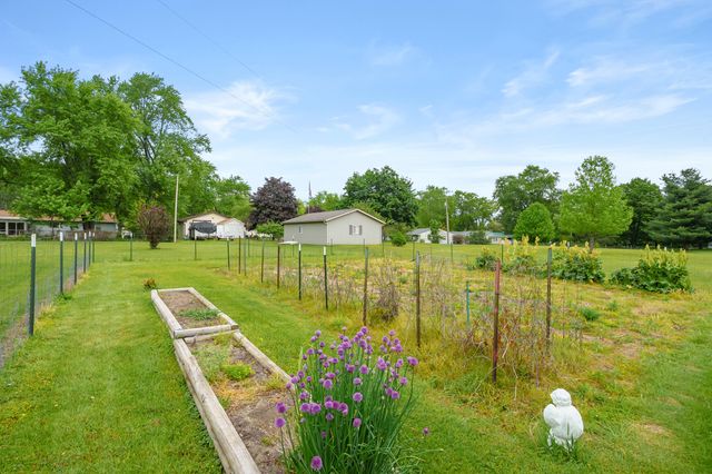407 E Van Buren Street, Gobles, MI 49055