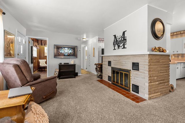 407 E Van Buren Street, Gobles, MI 49055